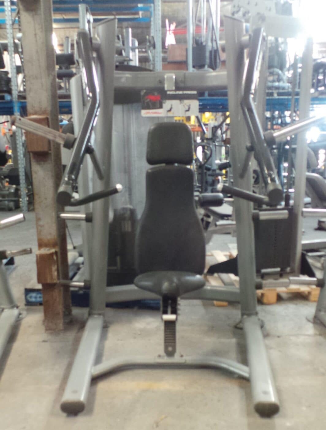 second hand Life Fitness Signature Series Plate Loaded incline chest press