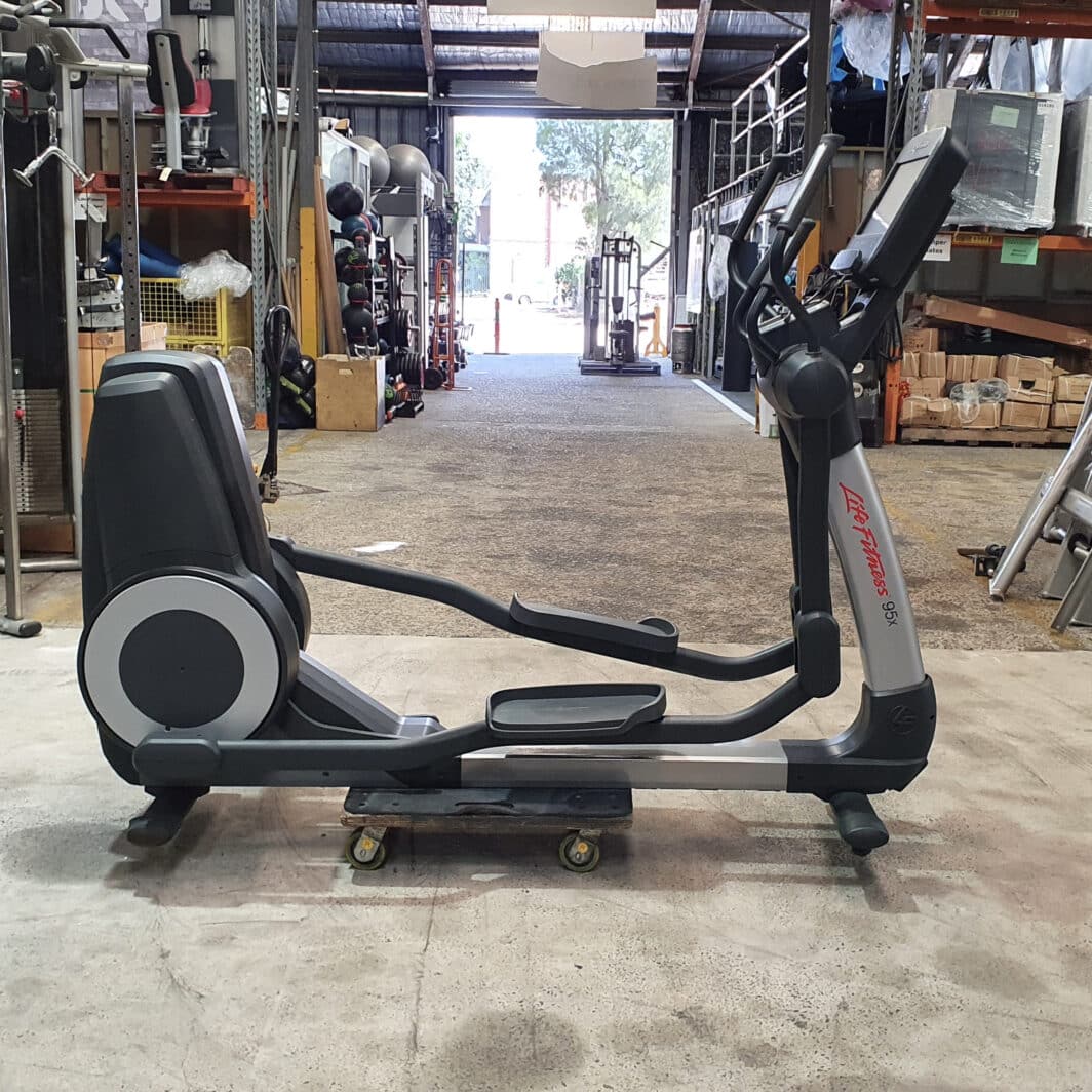Life Fitness 95X Cross Trainer Discover SE 2nd hand commercial gym equipment for sale