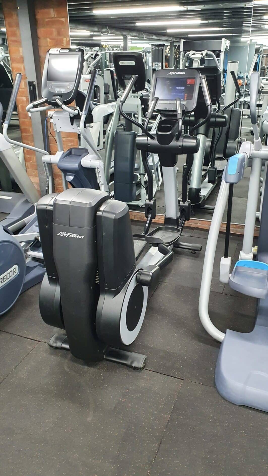 Life Fitness Elevation Series Cross Trainer w/ Discover SE3 second hand gym equipment