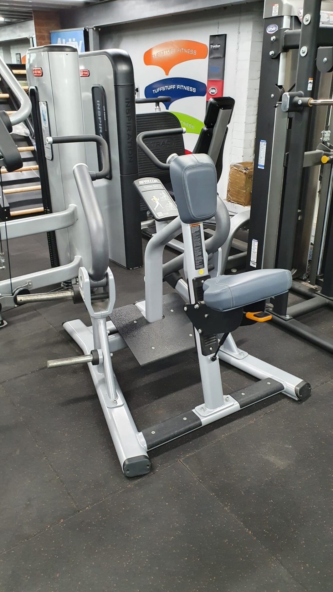 Precor Discovery Plated Loaded Seated Row gym equipment