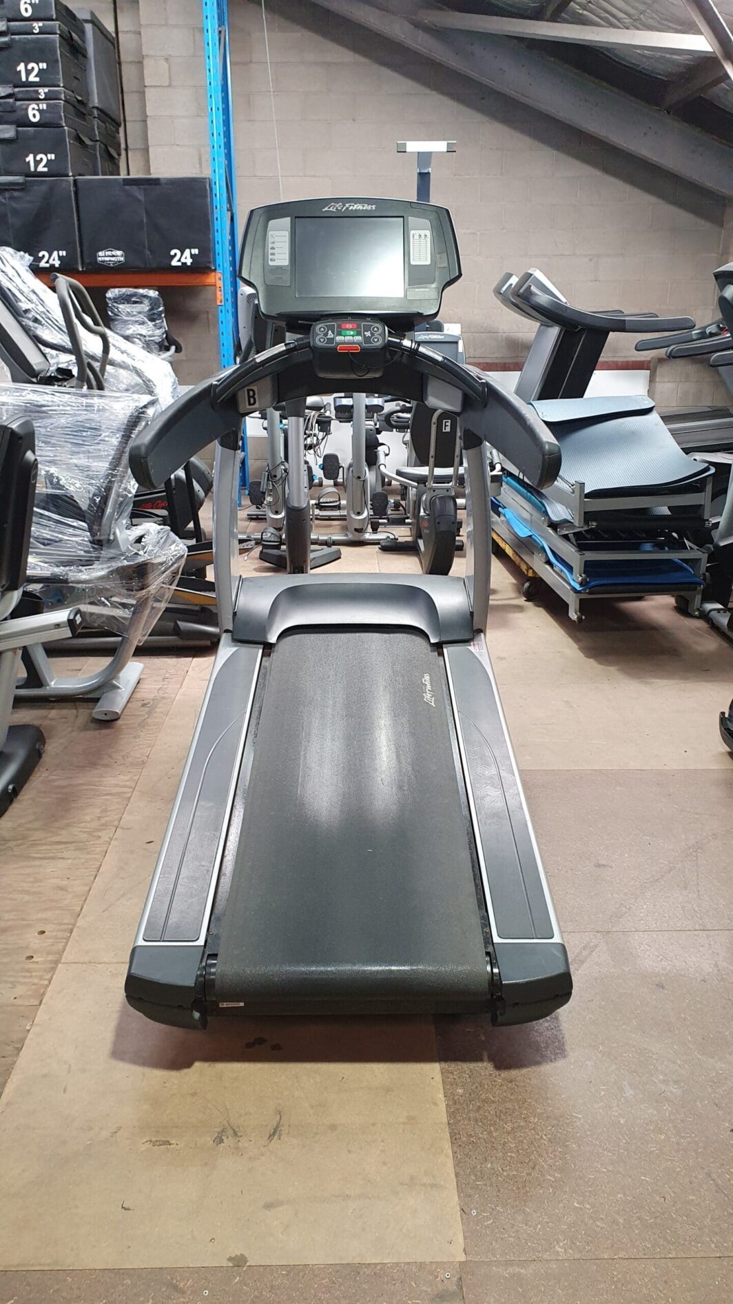 life fitness 95t engage treadmill