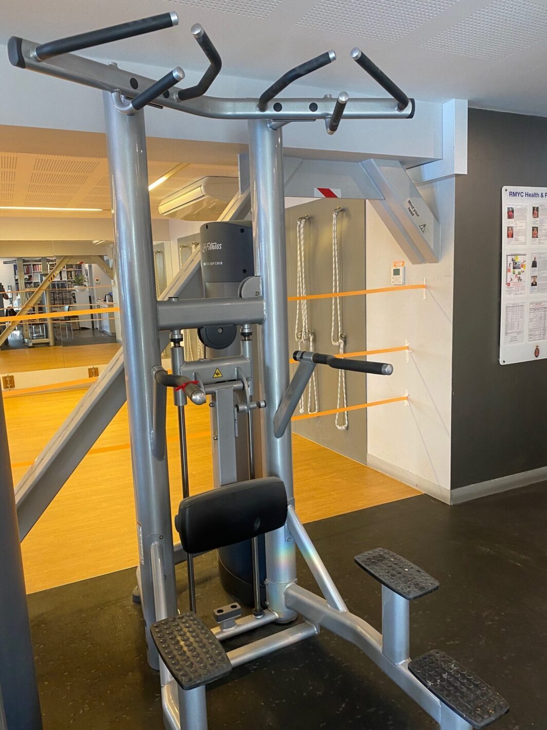 life fitness assisted dip and pull up gym equipment